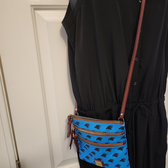 Dooney and bourke crossbody - Picture 5 of 6